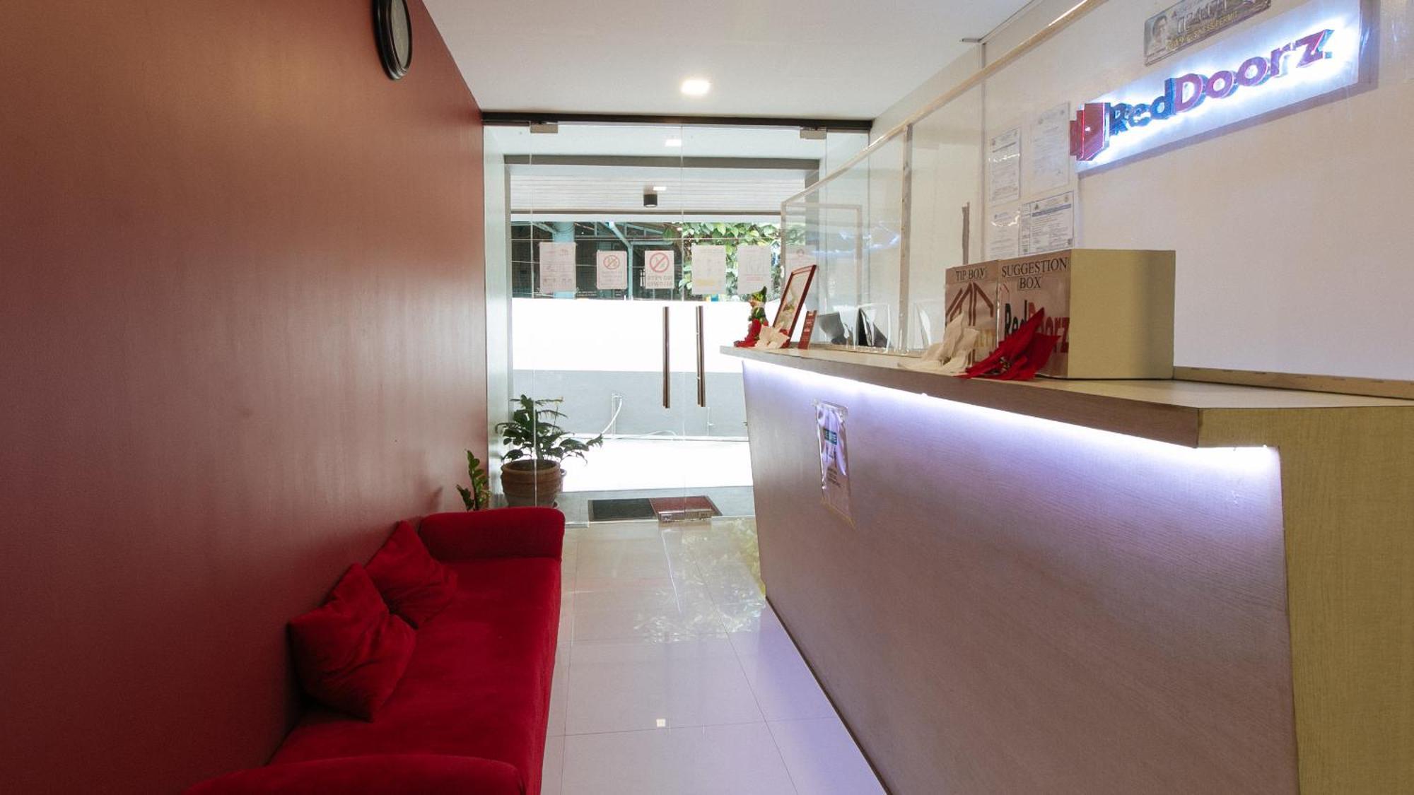 Reddoorz Near Fernwoods Garden Quezon City Exterior photo
